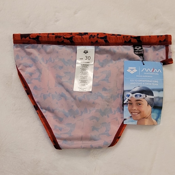Arena Men's Network Swim Brief Size 30 New With Tag Red and Blue Rare - Picture 6 of 15